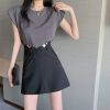 Picture of Áo Sát Nách Độn Vai Phong Cách