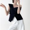 Ảnh của Áo lêch vai 2 lớp, áo không cổ màu đen thiết kế kiểu dáng tiểu thư_m8