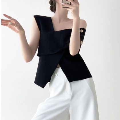 Ảnh của Áo lêch vai 2 lớp, áo không cổ màu đen thiết kế kiểu dáng tiểu thư_m8