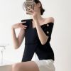 Ảnh của Áo lêch vai 2 lớp, áo không cổ màu đen thiết kế kiểu dáng tiểu thư_m8